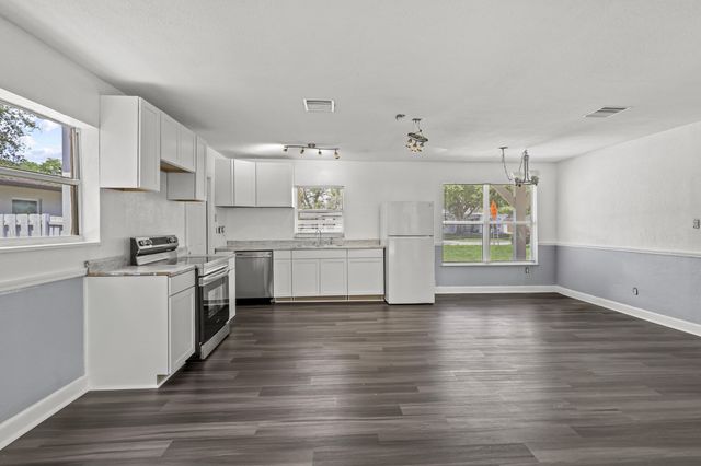 180 SE Serenata Court, Port St. Lucie, Port St Lucie, FL 34983