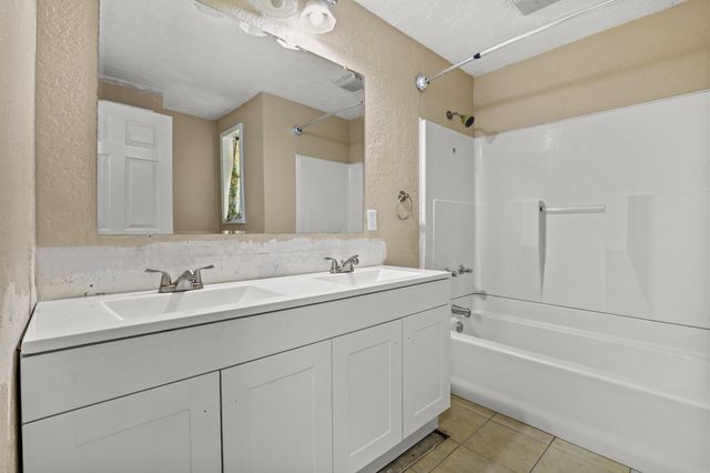 180 SE Serenata Court, Port St. Lucie, Port St Lucie, FL 34983