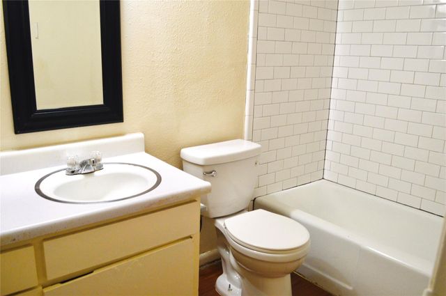 4709 Harmon Ave 315, Austin, TX 78751