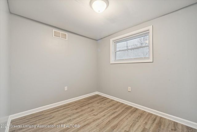 5424 S Waverly Road, Lansing, MI 48911