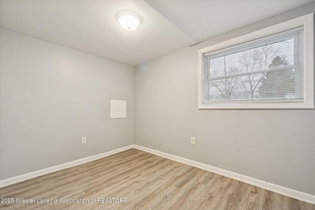 5424 S Waverly Road, Lansing, MI 48911