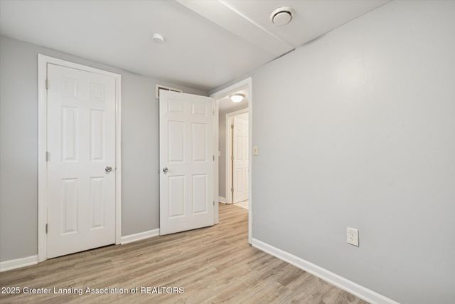 5424 S Waverly Road, Lansing, MI 48911