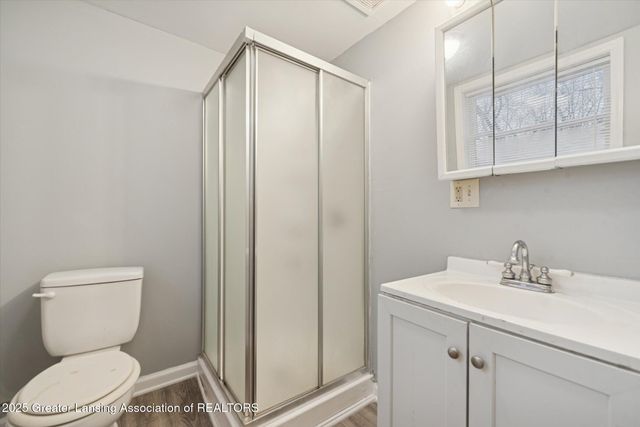 5424 S Waverly Road, Lansing, MI 48911