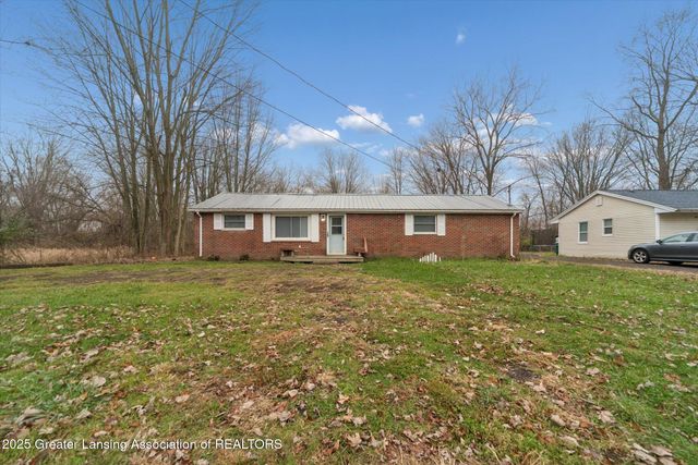 5424 S Waverly Road, Lansing, MI 48911