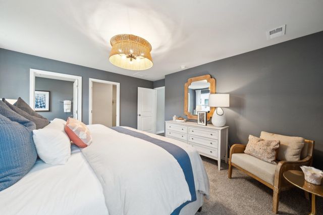 15 RIVER OAK DR, Staunton, VA 24401