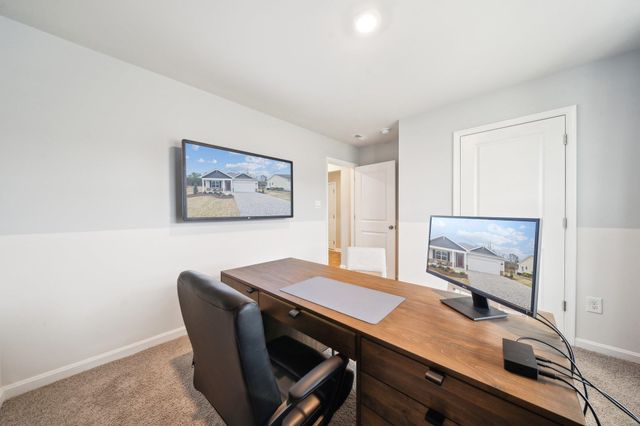 15 RIVER OAK DR, Staunton, VA 24401