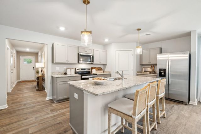 15 RIVER OAK DR, Staunton, VA 24401