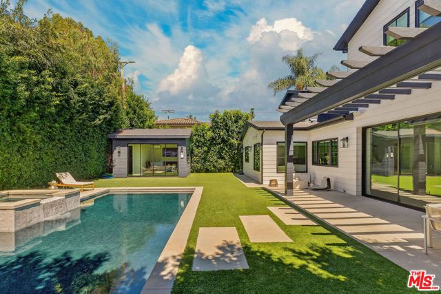 14713 Huston Street, Los Angeles, CA 91403