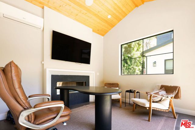 14713 Huston Street, Los Angeles, CA 91403