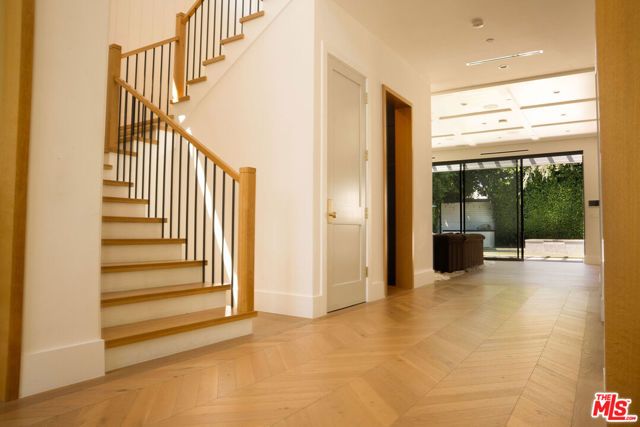 14713 Huston Street, Los Angeles, CA 91403