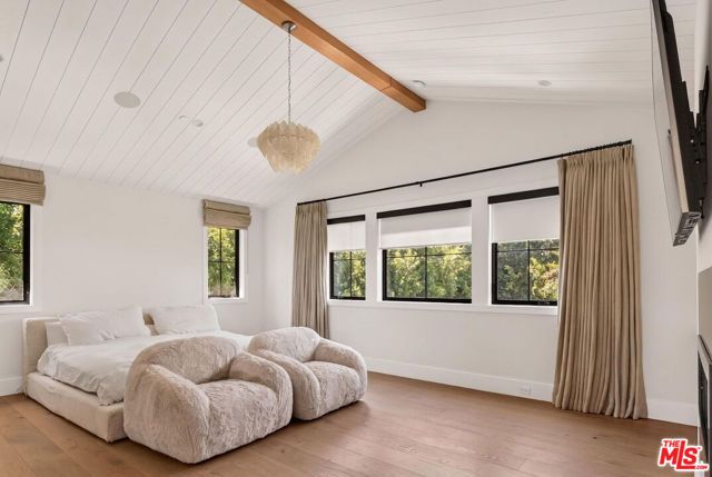 14713 Huston Street, Los Angeles, CA 91403