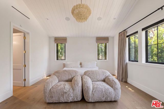 14713 Huston Street, Los Angeles, CA 91403