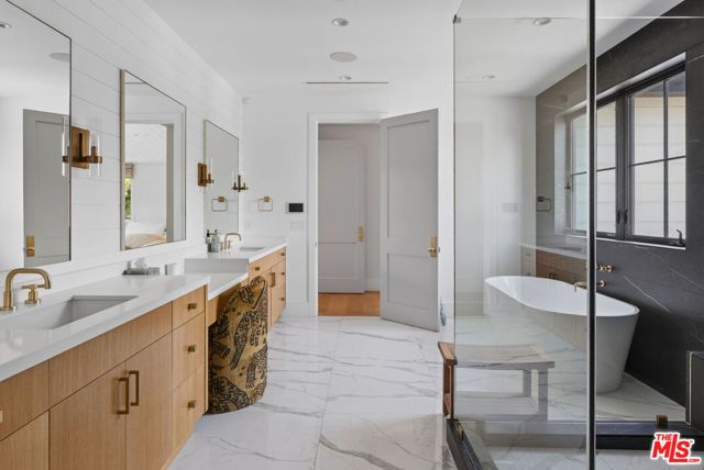 14713 Huston Street, Los Angeles, CA 91403