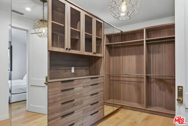 14713 Huston Street, Los Angeles, CA 91403