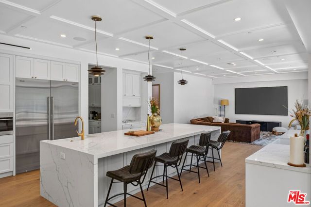14713 Huston Street, Los Angeles, CA 91403