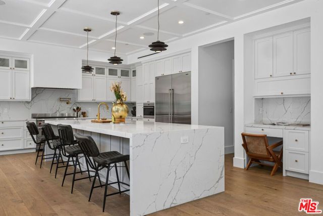 14713 Huston Street, Los Angeles, CA 91403