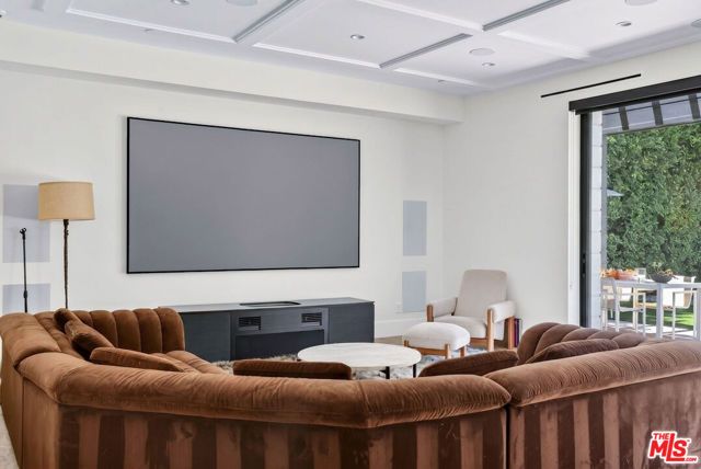 14713 Huston Street, Los Angeles, CA 91403
