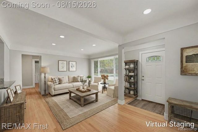 21643 Visnaw Street, Saint Clair Shores, MI 48081