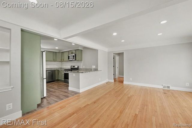 21643 Visnaw Street, Saint Clair Shores, MI 48081