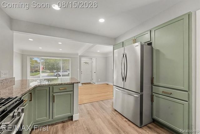 21643 Visnaw Street, Saint Clair Shores, MI 48081