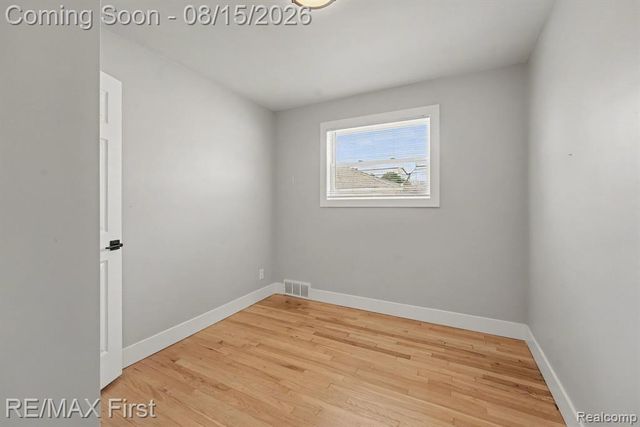 21643 Visnaw Street, Saint Clair Shores, MI 48081