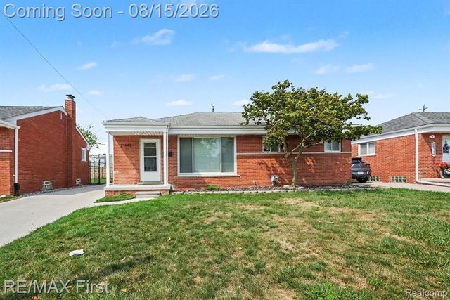 21643 Visnaw Street, Saint Clair Shores, MI 48081