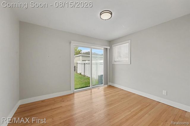 21643 Visnaw Street, Saint Clair Shores, MI 48081