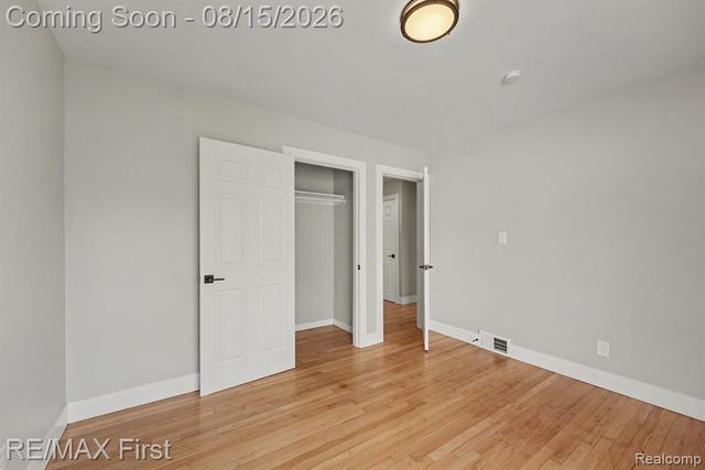 21643 Visnaw Street, Saint Clair Shores, MI 48081
