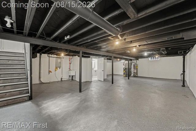 21643 Visnaw Street, Saint Clair Shores, MI 48081