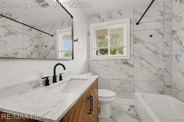21643 Visnaw Street, Saint Clair Shores, MI 48081