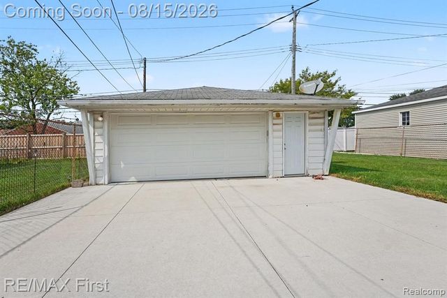 21643 Visnaw Street, Saint Clair Shores, MI 48081