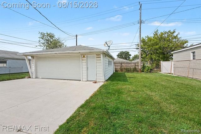 21643 Visnaw Street, Saint Clair Shores, MI 48081