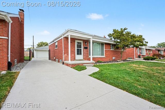21643 Visnaw Street, Saint Clair Shores, MI 48081