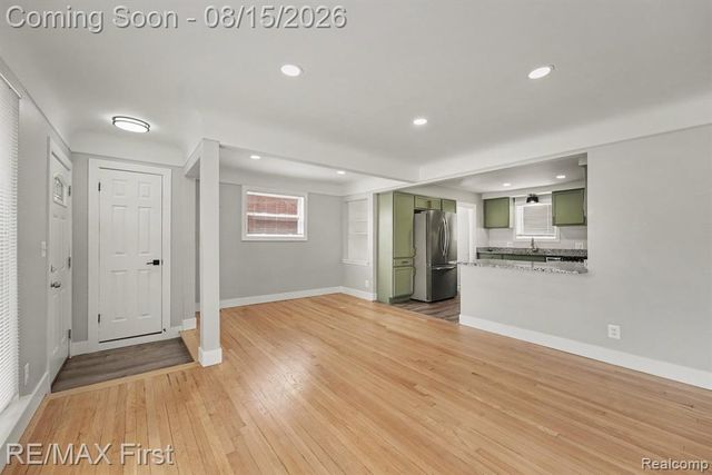 21643 Visnaw Street, Saint Clair Shores, MI 48081