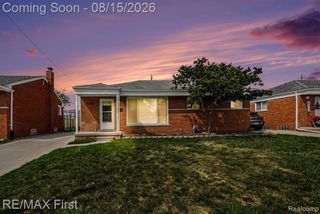 21643 Visnaw Street, Saint Clair Shores, MI 48081