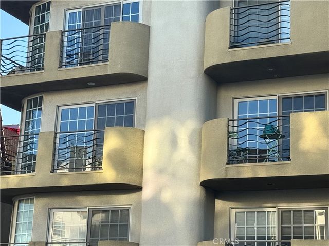 1817 Selby Ave 205, Los Angeles, CA 90025