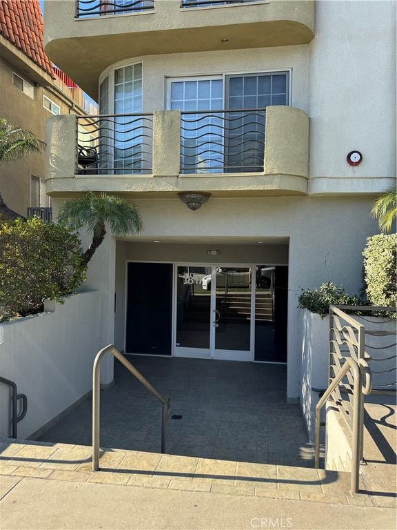 1817 Selby Ave 205, Los Angeles, CA 90025