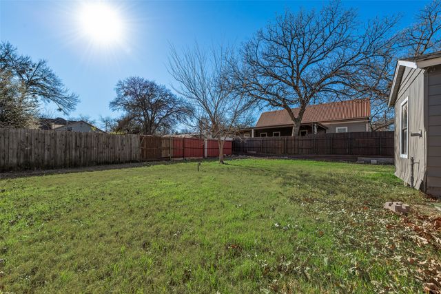 303 W Broad Street, Mansfield, TX 76063