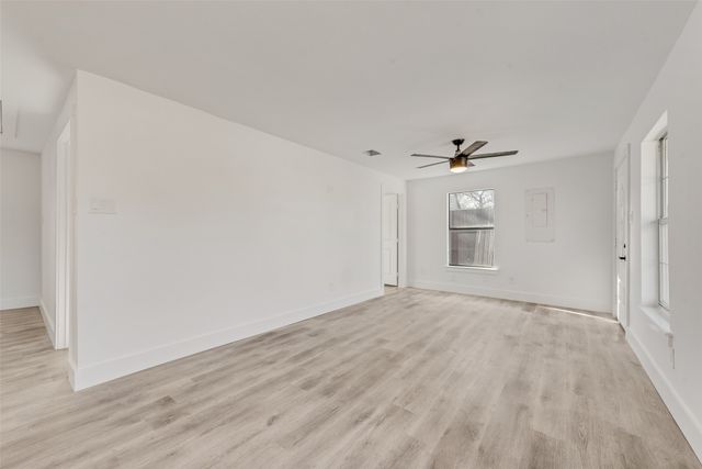 303 W Broad Street, Mansfield, TX 76063