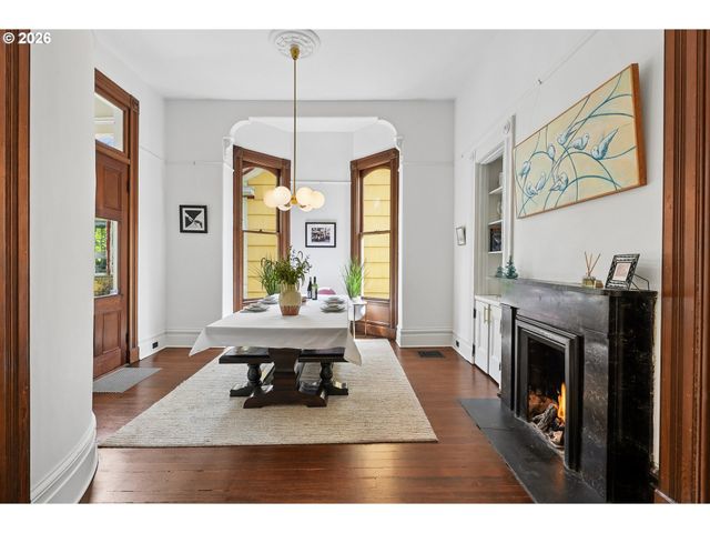 2234 Nw JOHNSON St, Portland, OR 97210