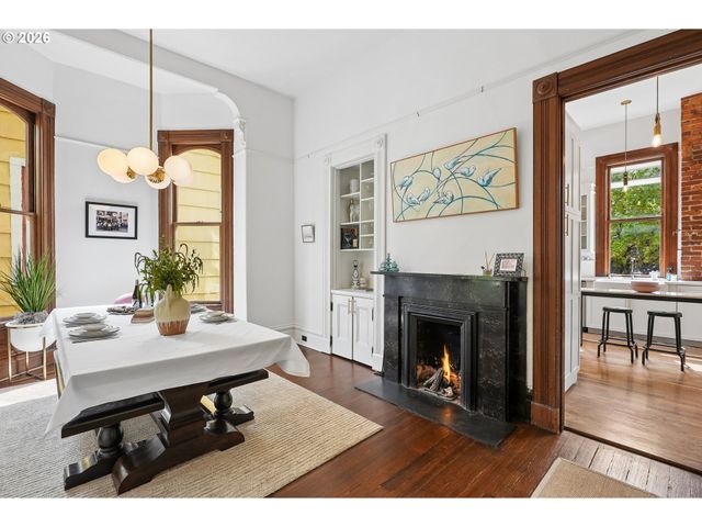 2234 Nw JOHNSON St, Portland, OR 97210