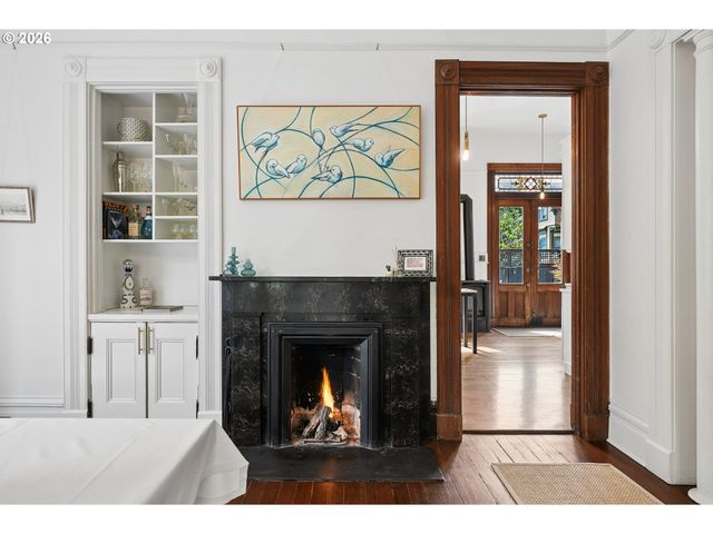 2234 Nw JOHNSON St, Portland, OR 97210