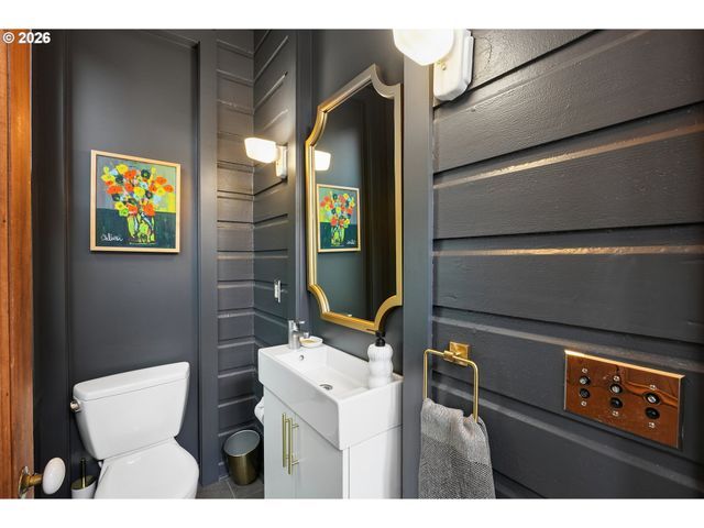 2234 Nw JOHNSON St, Portland, OR 97210