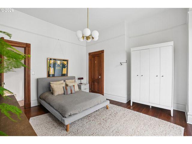 2234 Nw JOHNSON St, Portland, OR 97210