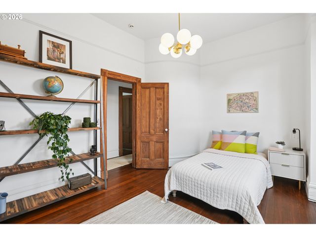 2234 Nw JOHNSON St, Portland, OR 97210