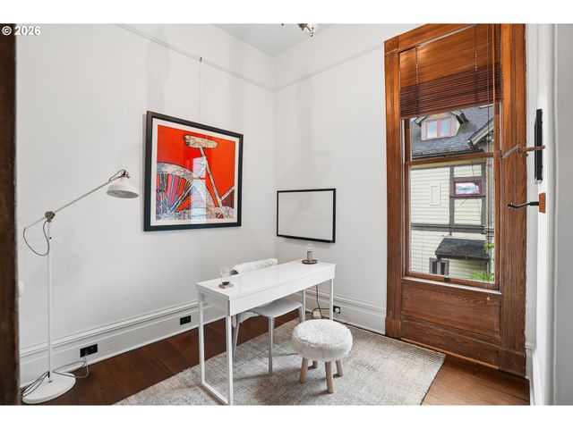 2234 Nw JOHNSON St, Portland, OR 97210