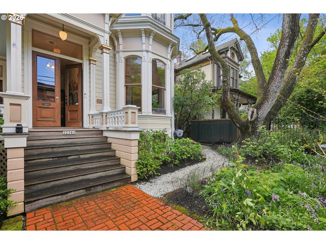 2234 Nw JOHNSON St, Portland, OR 97210