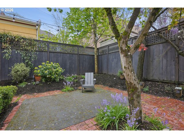 2234 Nw JOHNSON St, Portland, OR 97210