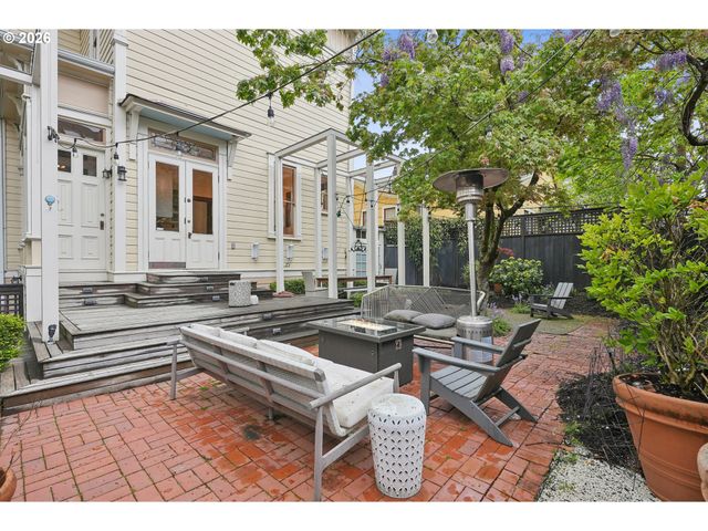 2234 Nw JOHNSON St, Portland, OR 97210