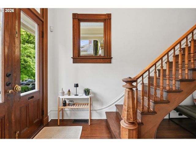 2234 Nw JOHNSON St, Portland, OR 97210